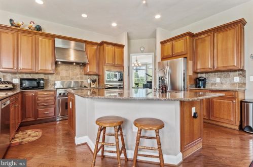 8373 Pedigrue Ct, Gainesville VA  20155-3240 exterior