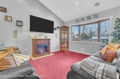 17 Dogwood Dr, Jackson Twp NJ  08527-1342 exterior