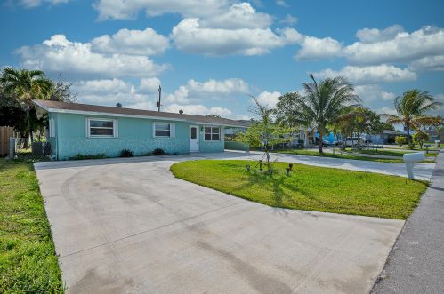2856 Dolphin Cir, West Palm Beach, FL 33406-6632