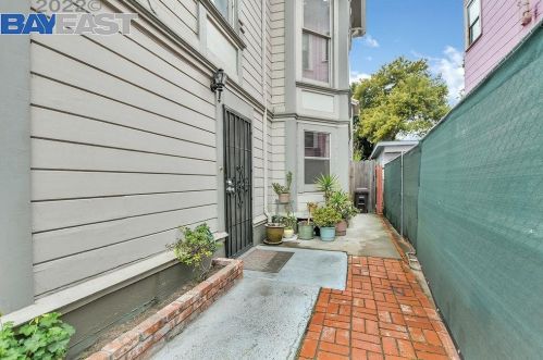 1231 Adeline St, Oakland CA 94607-2810 exterior