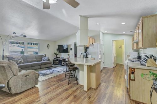 10 Wendy Cir, Grass Valley CA  95945-7037 exterior