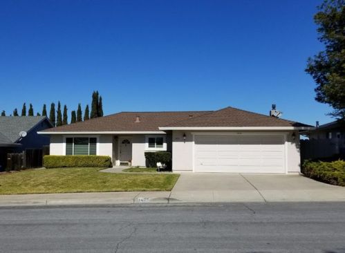 1470 El Camino De Vida, Hollister, CA 95023-5188