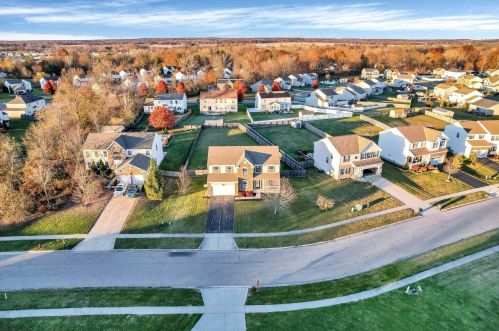 135 Spring Flower Way, Pataskala OH 43062-6997 exterior