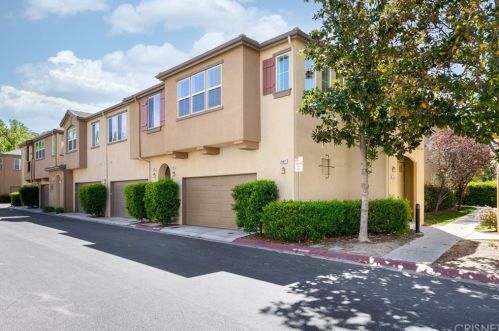25451 Wharton Dr, Santa Clarita, CA 91381-1725