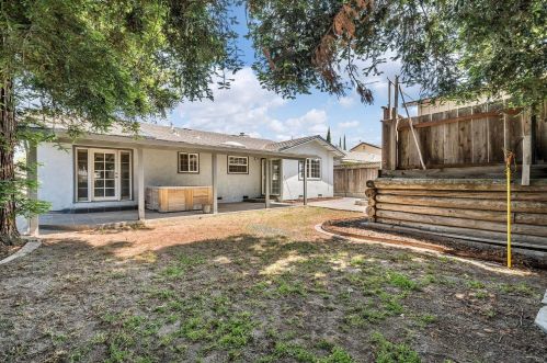 226 Oregon St, Ripon CA  95366-2145 exterior