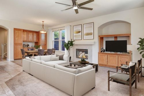 407 Goblet Pl, Windsor CA  95492-6676 exterior
