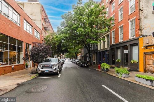 119 3rd St, Philadelphia PA  19106-1903 exterior