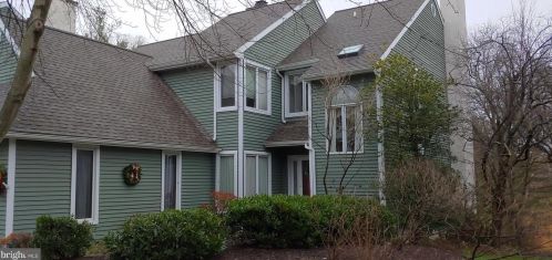 33 Horseshoe Ln, Newtown Square, PA 19073-2924