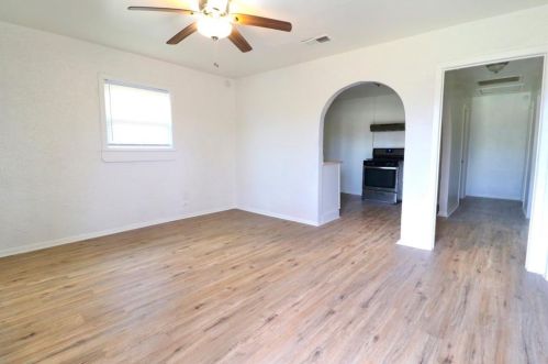 604 Peach St, Angleton TX  77515-5936 exterior