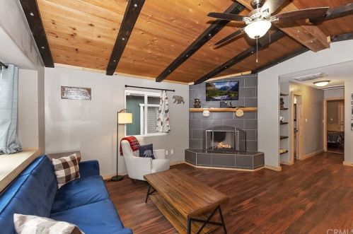 413 Sherwood Blvd, Big Bear City, CA 92314-9629