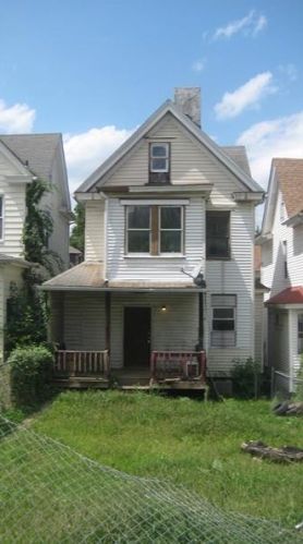 420 3rd St, Jeannette, PA 15644-1728