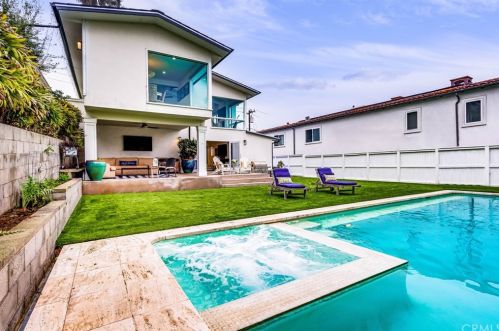 600 Anderson St, Manhattan Beach CA  90266-5934 exterior