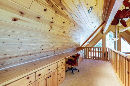 12764 Ski Slope Way, Truckee CA  96161-6615 exterior