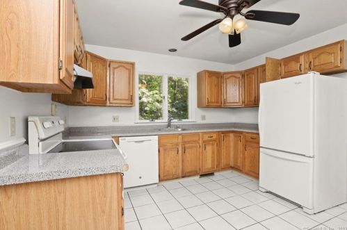 49 River St, New Canaan CT  06840-4232 exterior