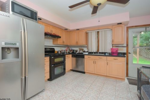 127 Newby Ave, West Paterson, NJ 07424-2847