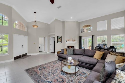 1235 Glencrest, Lake Mary FL  32746-5025 exterior