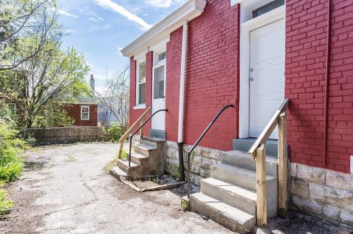 235 Emming St, Cincinnati OH 45219-1464 exterior