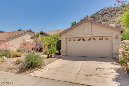 1903 Behrend Dr, Phoenix AZ  85024-1242 exterior