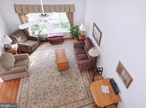 16 Hunters Cir, Lebanon NJ  08833-4395 exterior