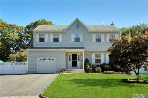 1143 Namdac Ave, Bayshore, NY 11706-6127