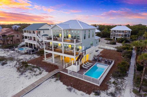 2116 Seahorse Ln, Saint George Island, FL 32328-2111