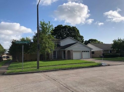 3119 Heritage Green Dr, Pearland TX  77581-4407 exterior