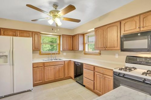 219 Woodlawn Dr, Trafford, PA 15085-1232