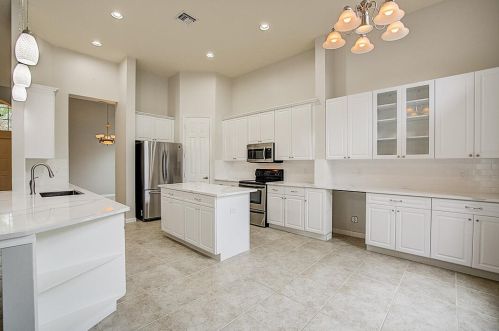 6293 Paradise Cv, West Palm Beach, FL 33411-6461