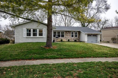 6 Annadale Ln, Cincinnati, OH 45246-4310