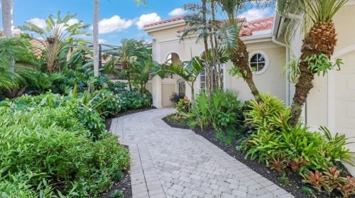26270 Mira Way, Bonita Springs, FL 34134-1637
