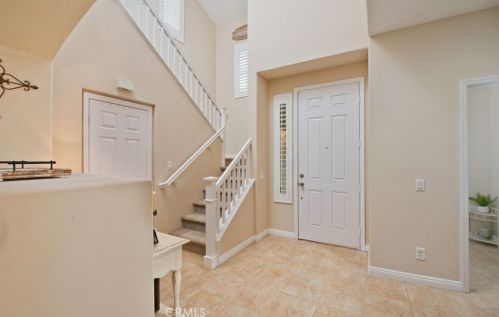 17556 Gladesworth Ln, Santa Clarita, CA 91387-3807