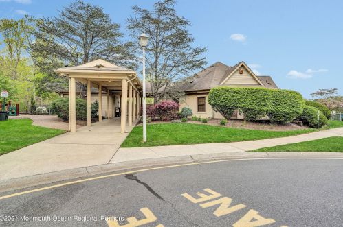 1706 Dahlia Ct, Jackson Twp NJ  08527-4133 exterior