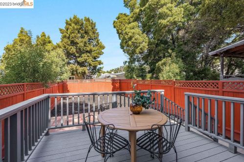 2525 Church St, Oakland CA  94605-2045 exterior