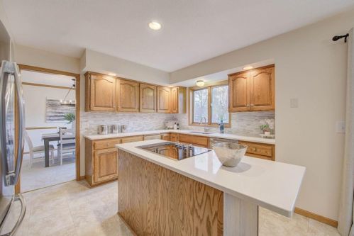 1710 Laurel Ave, Hudson WI  54016-2000 exterior