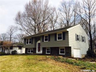 85 Wembly Rd, Rochester, NY 14616-2401