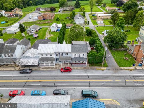 32 York St, Etters, PA 17319-8953