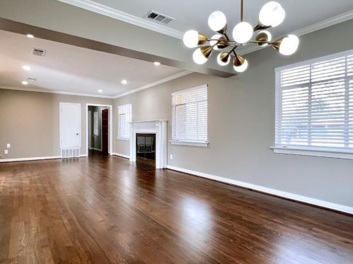 9238 Forest Hills Blvd, Dallas TX  75218-3631 exterior