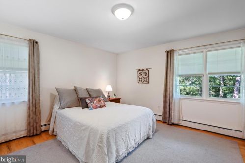 568 Countess Dr, Yardley PA 19067-4616 exterior