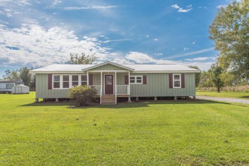 15805 Yam Rd, Kaplan, LA 70548-4433