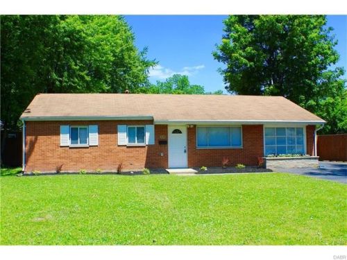 330 Lutz Dr, Englewood, OH 45322-3335