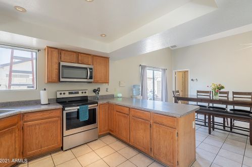 6319 Turquoise Ave, Glendale AZ 85302-1037 exterior