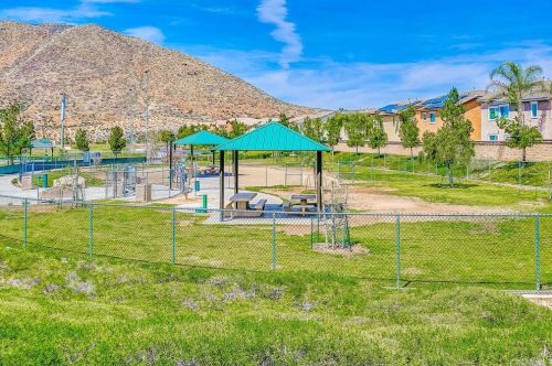 34121 Camelina St, Lake Elsinore CA  92532-2958 exterior