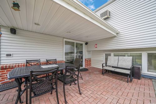 40 Royal Ln, Northport NY  11768-3332 exterior