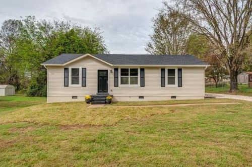 102 Davis Dr, Columbia, TN 38401-9116
