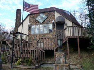 586 Stone Dr, Kingsport, TN 37660-4061