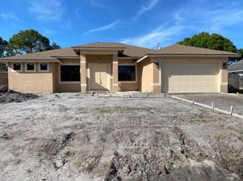 1481 Glastonberry Ave, Fort Pierce, FL 34953-7040