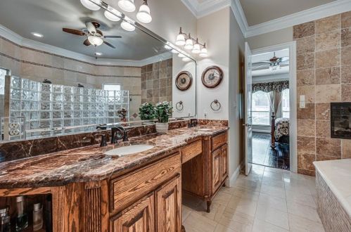 2221 Southern Oaks Dr, Cedar Hill TX 75104-6414 exterior