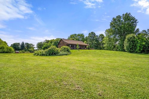 8355 York Rd, Pataskala, OH 43062-9609