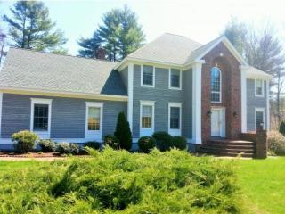 25 Nashua Rd, Windham, NH 03087-1408