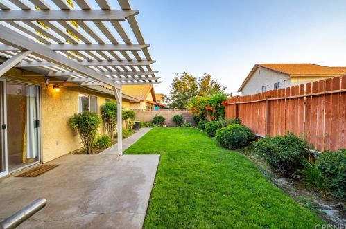 44021 Andale Ave, Lancaster CA  93535-4120 exterior